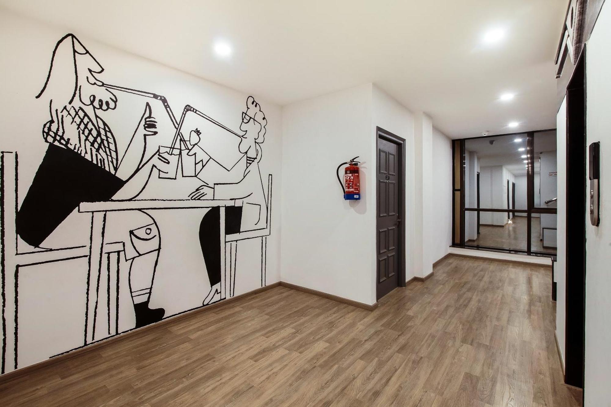 Hotel Townhouse Golden Frame Ghaziabad Esterno foto