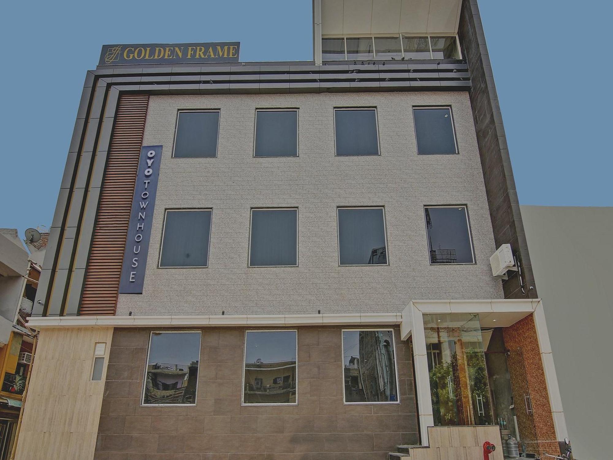 Hotel Townhouse Golden Frame Ghaziabad Esterno foto